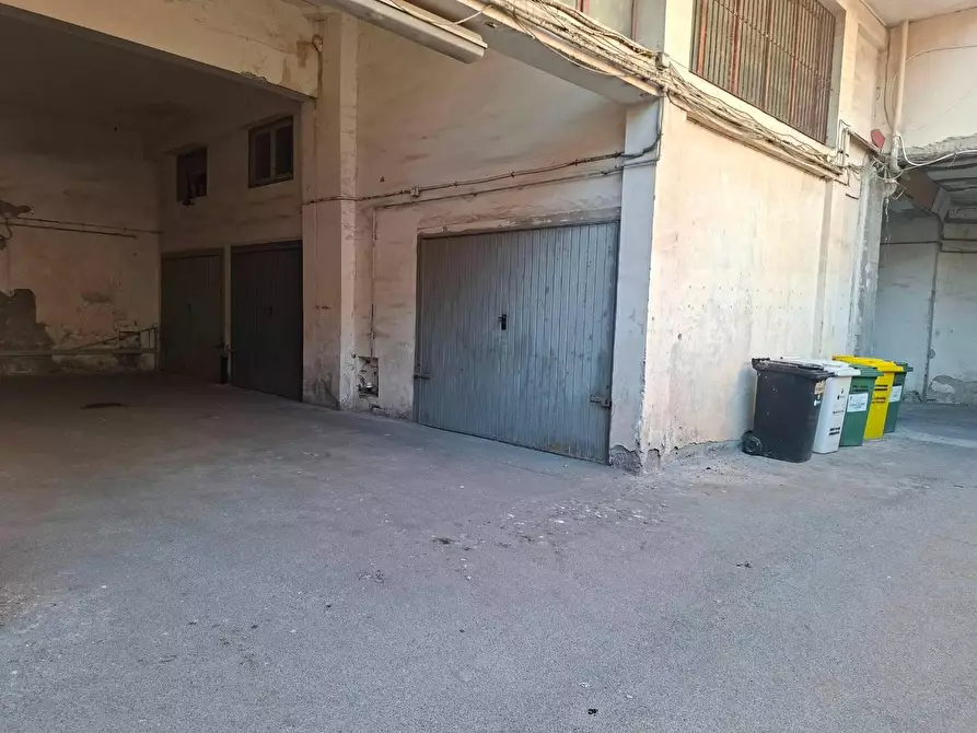 Immagine 7 di Box auto in vendita  in VIA roma a Torre Annunziata