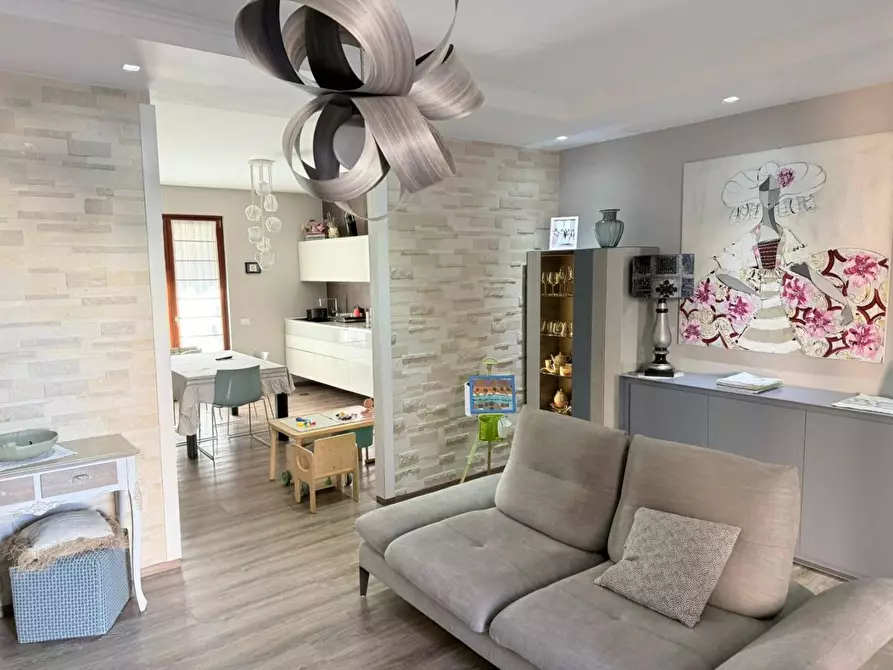 Immagine 13 di Appartamento in vendita  a Avellino