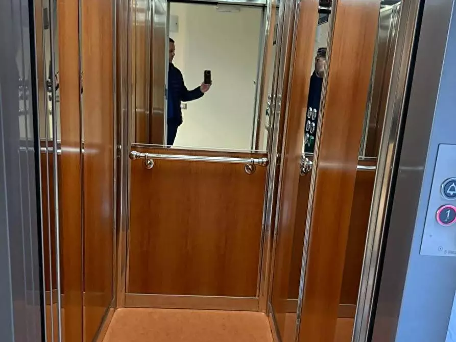 Immagine 28 di Appartamento in vendita  a Avellino