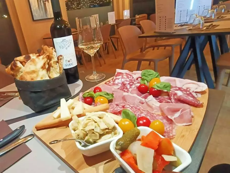 Immagine 2 di Attività commerciale in vendita  in VIA puccini a Calenzano