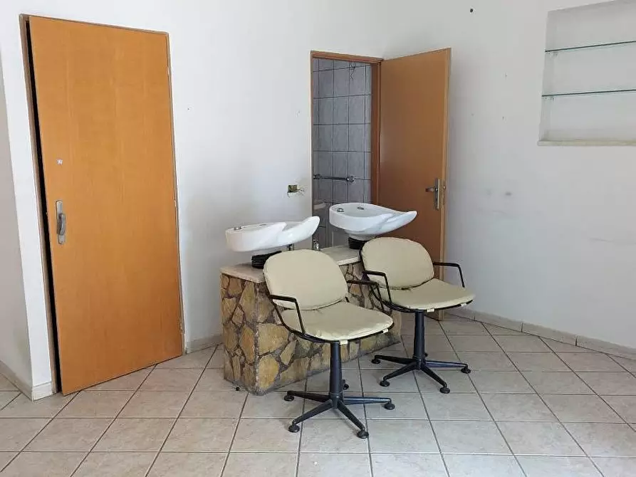 Immagine 3 di Locale commerciale in affitto  in VIA XXIV maggio a Torre Annunziata