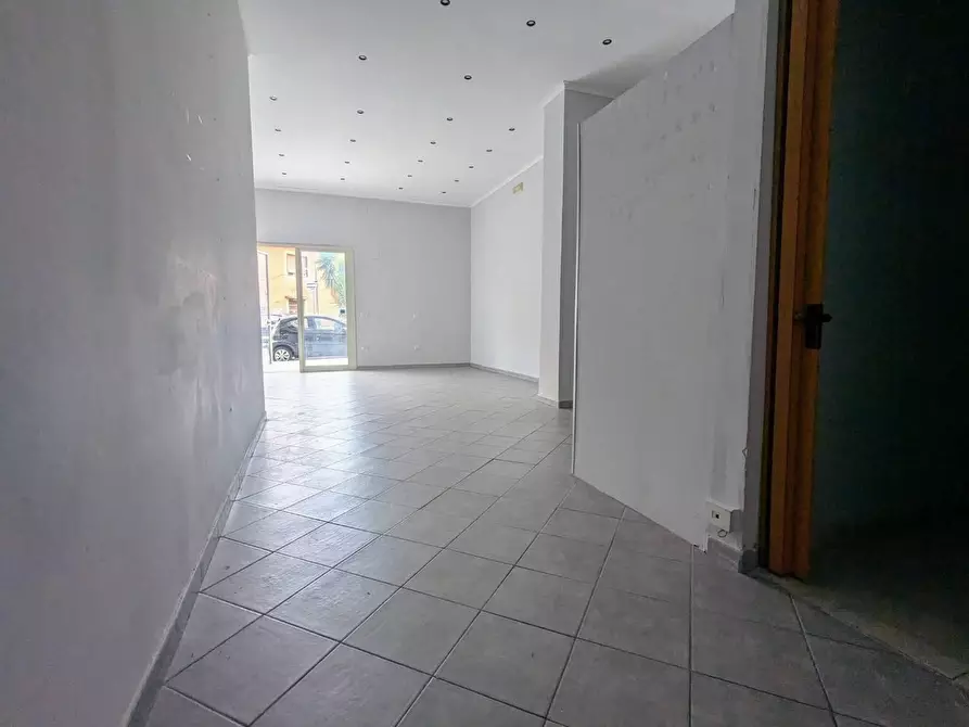 Immagine 3 di Locale commerciale in vendita  in VIA papa giovanni XXIII a Boscoreale