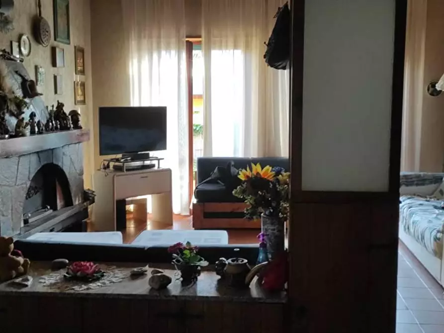 Immagine 15 di Villa in vendita  in VIA tevere a Anzio