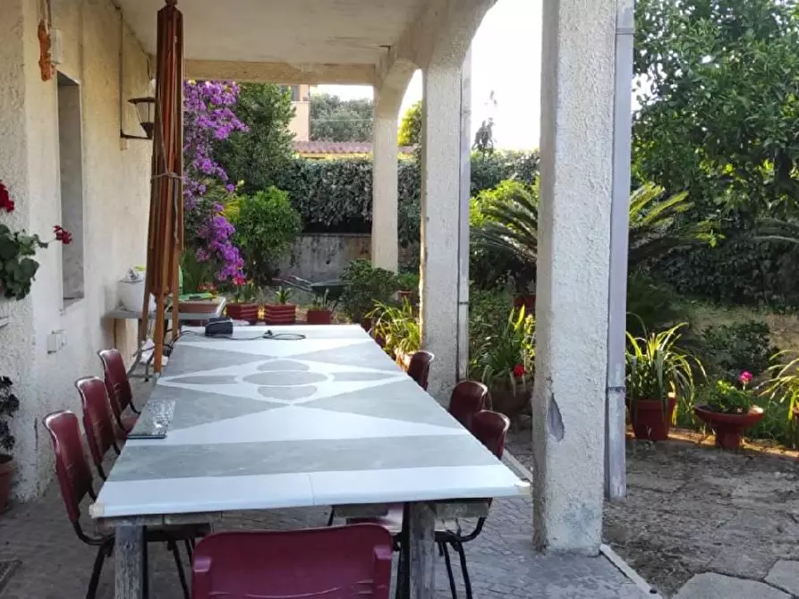 Immagine 3 di Villa in vendita  in VIA tevere a Anzio