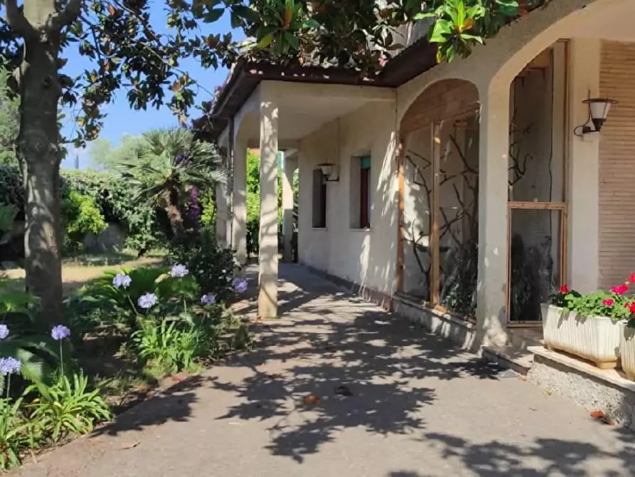 Immagine 6 di Villa in vendita  in VIA tevere a Anzio