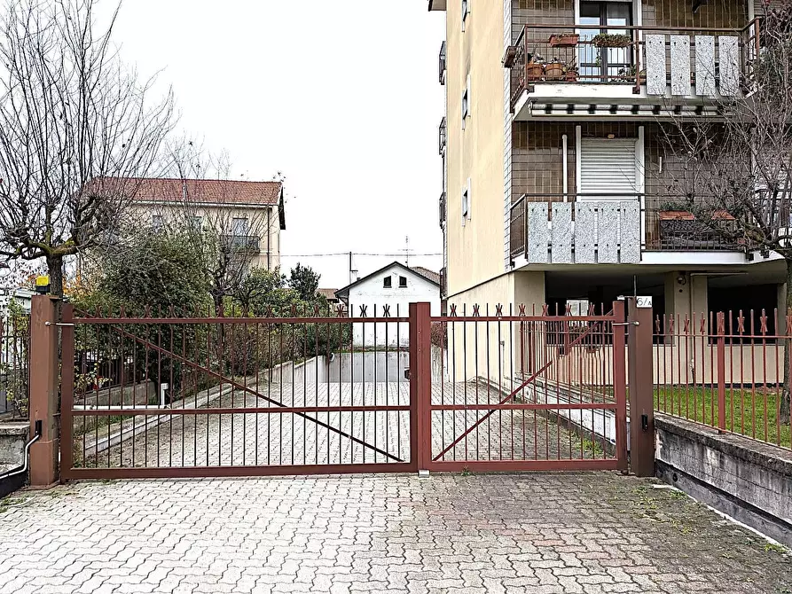 Immagine 2 di Box auto in vendita  in VIA fratelli bandiera 6/A a Orbassano