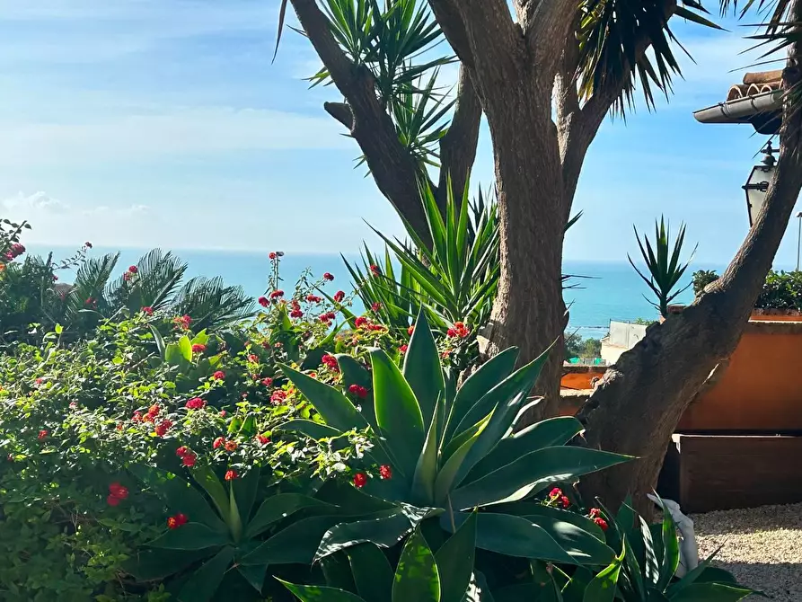 Immagine 3 di Villa in vendita  in VIA mandarino a Porto Empedocle