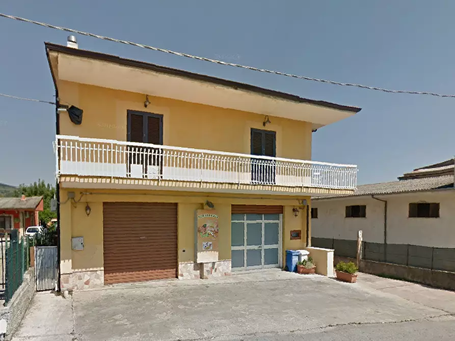 Immagine 2 di Locale commerciale in affitto  in VIA della vittoria 83 a Lamezia Terme