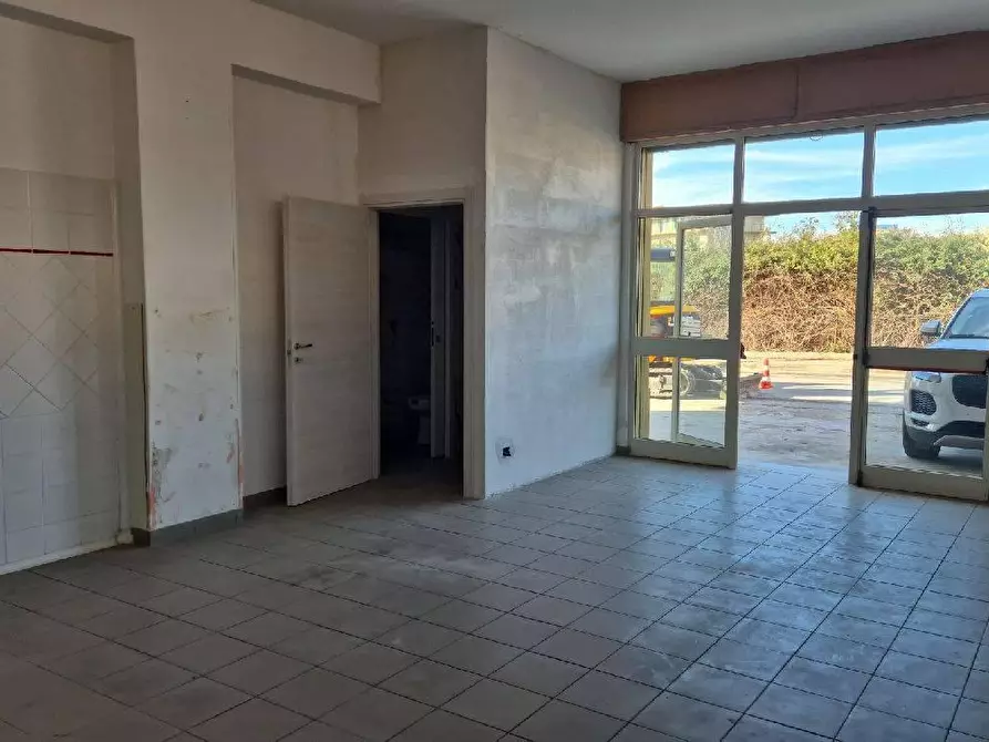 Immagine 7 di Locale commerciale in affitto  in VIA della vittoria 83 a Lamezia Terme