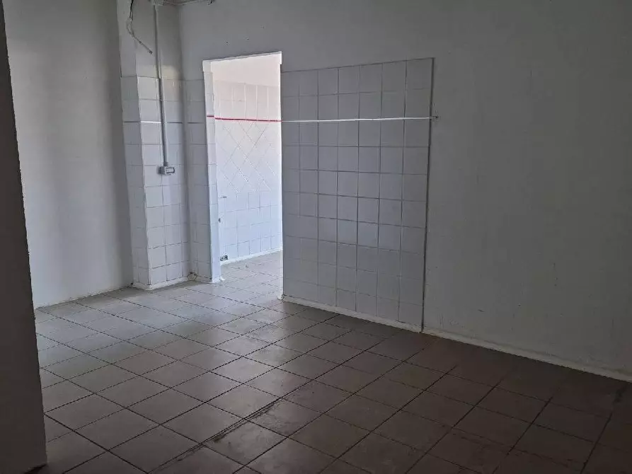 Immagine 3 di Locale commerciale in affitto  in VIA della vittoria 83 a Lamezia Terme