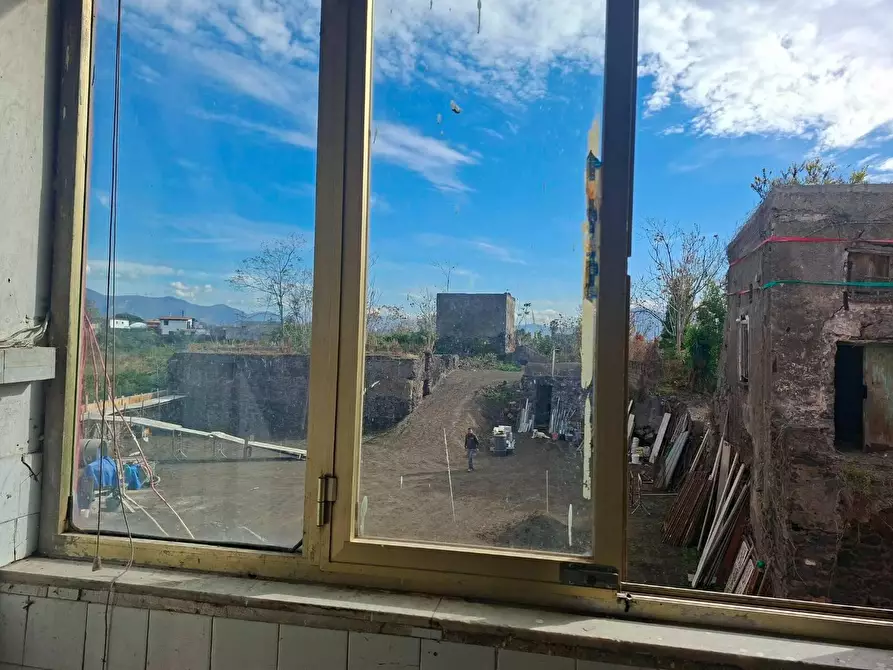 Immagine 5 di Locale commerciale in affitto  a Boscotrecase