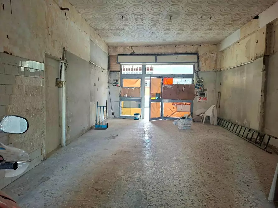 Immagine 6 di Locale commerciale in affitto  a Boscotrecase