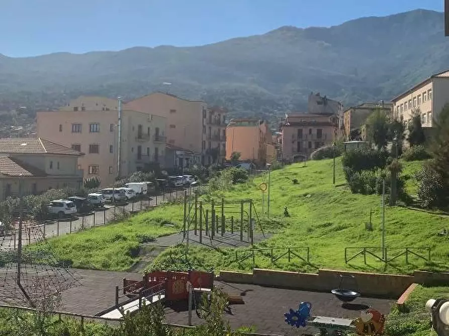 Immagine 10 di Appartamento in vendita  in VIA mazzini a Castelbuono