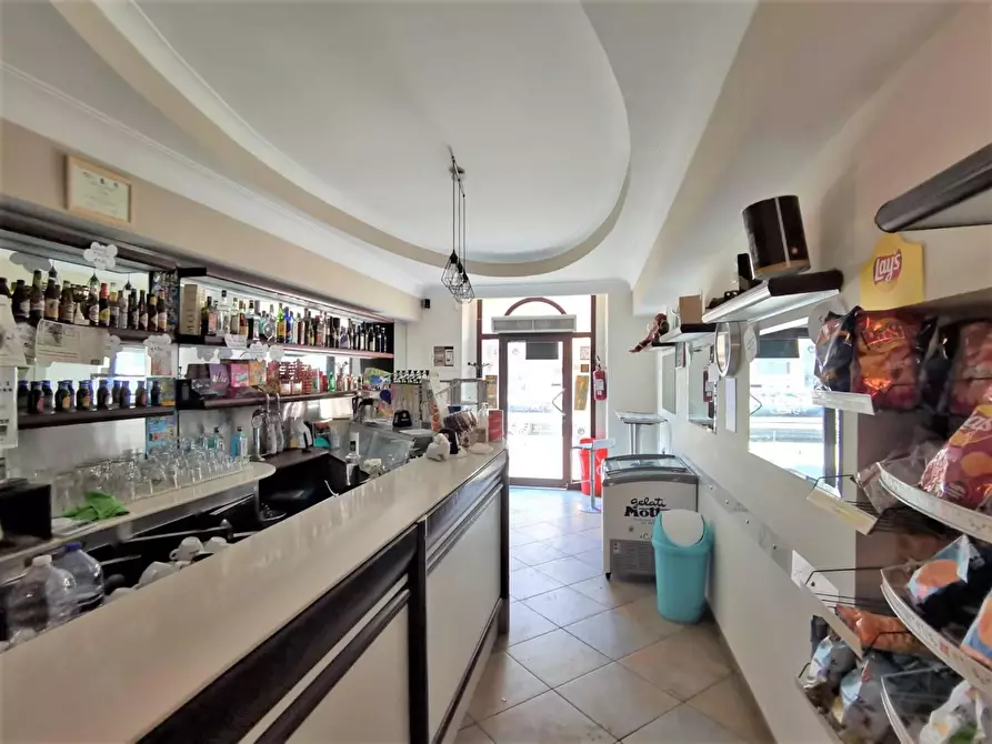 Immagine 4 di Attività commerciale in affitto  in VIA capitano manfredi a Lamezia Terme