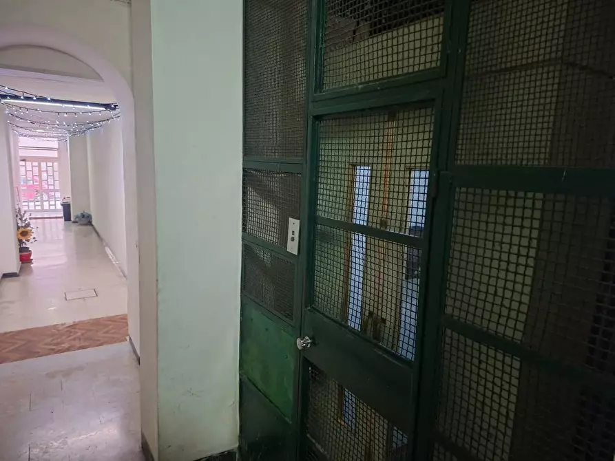 Immagine 15 di Appartamento in vendita  in CORSO vittorio emanuele III a Torre Annunziata
