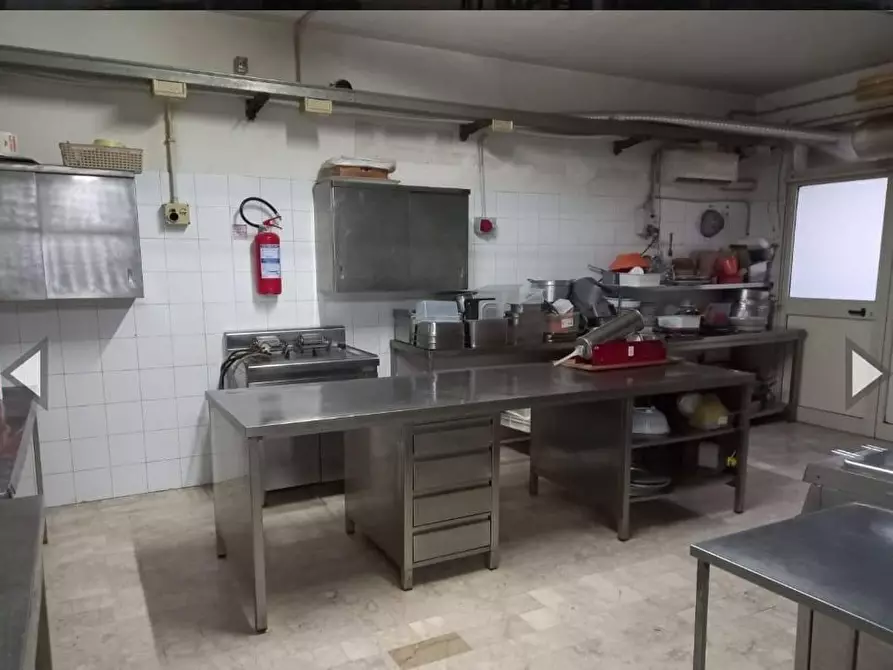 Immagine 13 di Locale commerciale in vendita  in VIA basilicata 4 a Belmonte Mezzagno