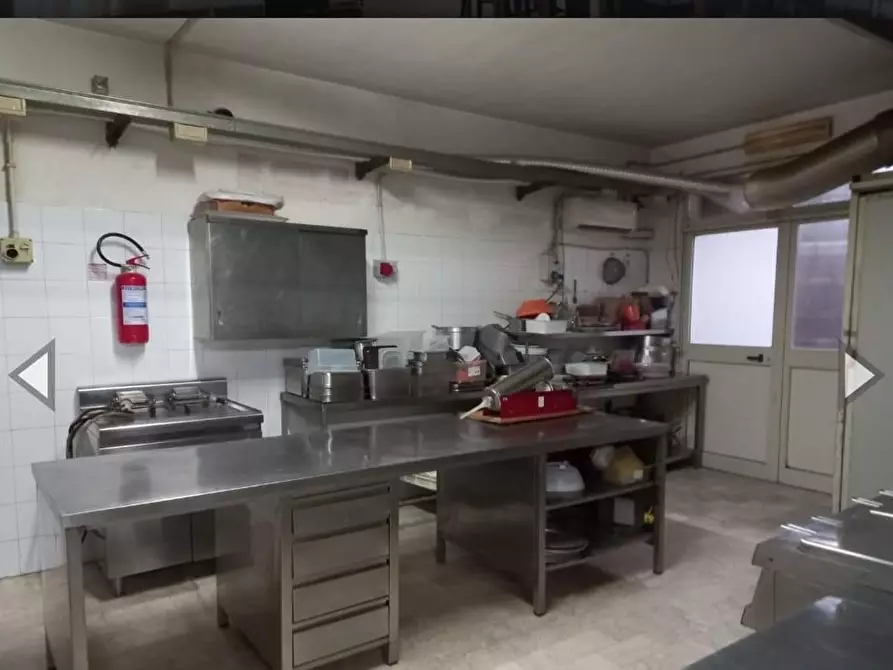 Immagine 14 di Locale commerciale in vendita  in VIA basilicata 4 a Belmonte Mezzagno