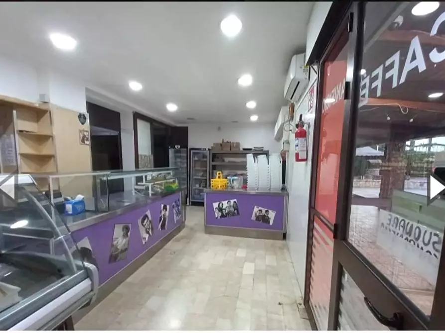 Immagine 9 di Locale commerciale in vendita  in VIA basilicata 4 a Belmonte Mezzagno