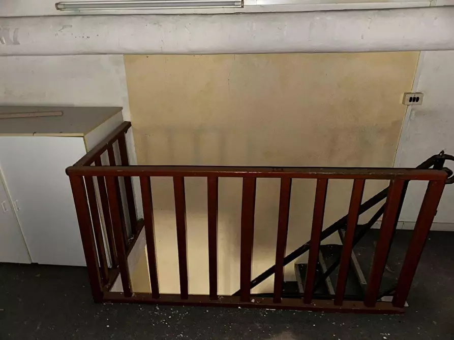 Immagine 2 di Magazzino in vendita  a Torre Annunziata