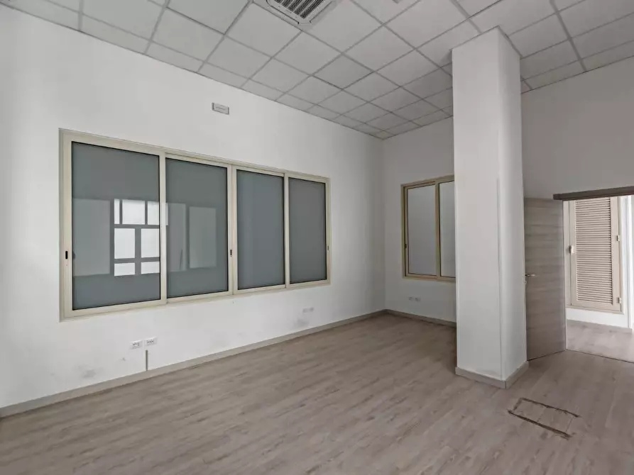 Immagine 18 di Locale commerciale in affitto  in VIA canne a Pianopoli