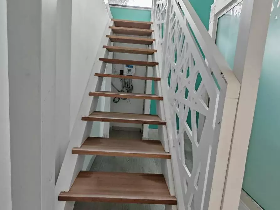 Immagine 20 di Locale commerciale in affitto  in VIA canne a Pianopoli