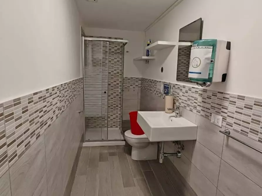 Immagine 5 di Locale commerciale in affitto  in VIA canne a Pianopoli