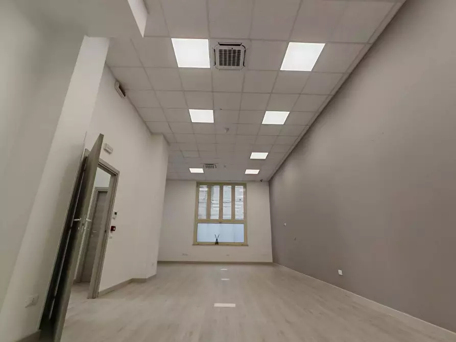 Immagine 7 di Locale commerciale in affitto  in VIA canne a Pianopoli