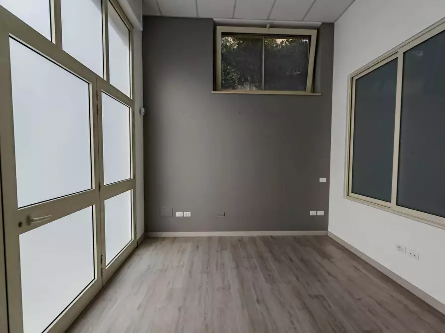 Immagine 9 di Locale commerciale in affitto  in VIA canne a Pianopoli