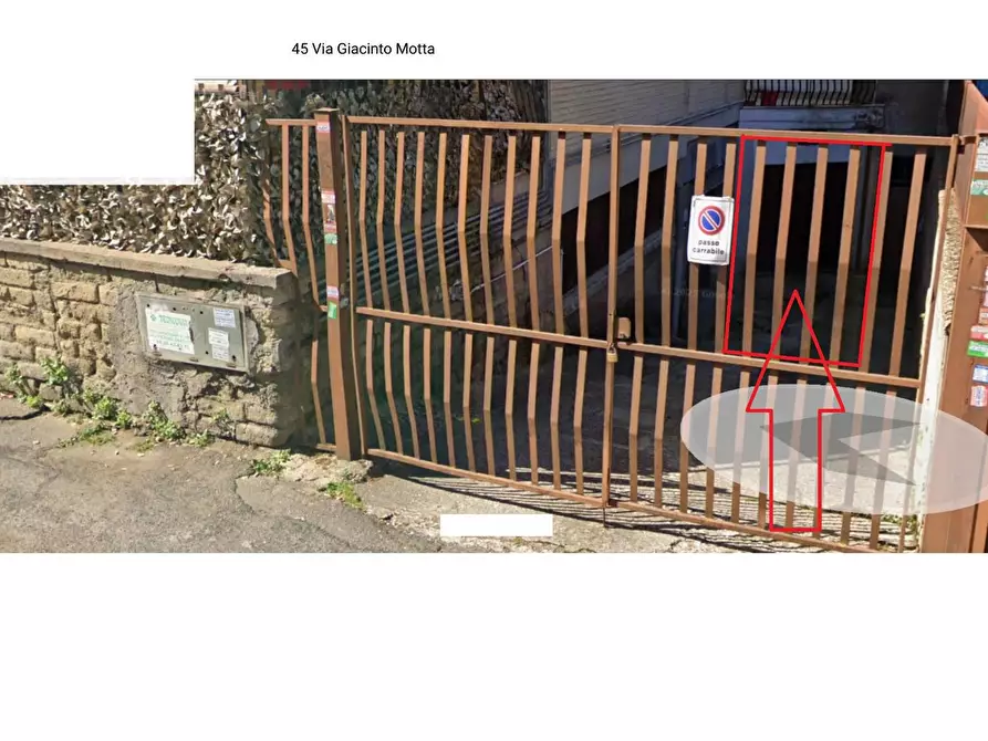 Immagine 1 di Box auto in vendita  in VIA giacinto motta 45 a Roma