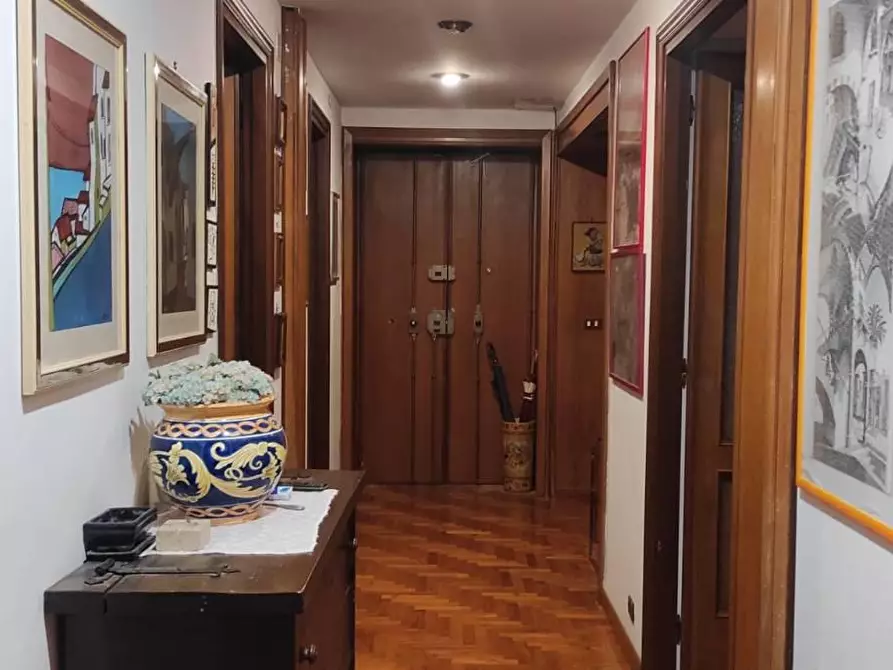 Immagine 2 di Appartamento in vendita  in VIA eleonora  d'arborea a Roma