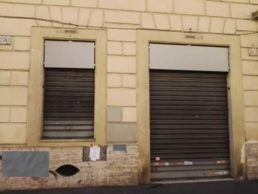 Immagine 2 di Locale commerciale in vendita  in CORSO vittorio emanuele 2 a Roma