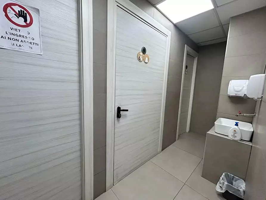 Immagine 10 di Attività commerciale in vendita  in STRADA ss 15 a Porto Empedocle