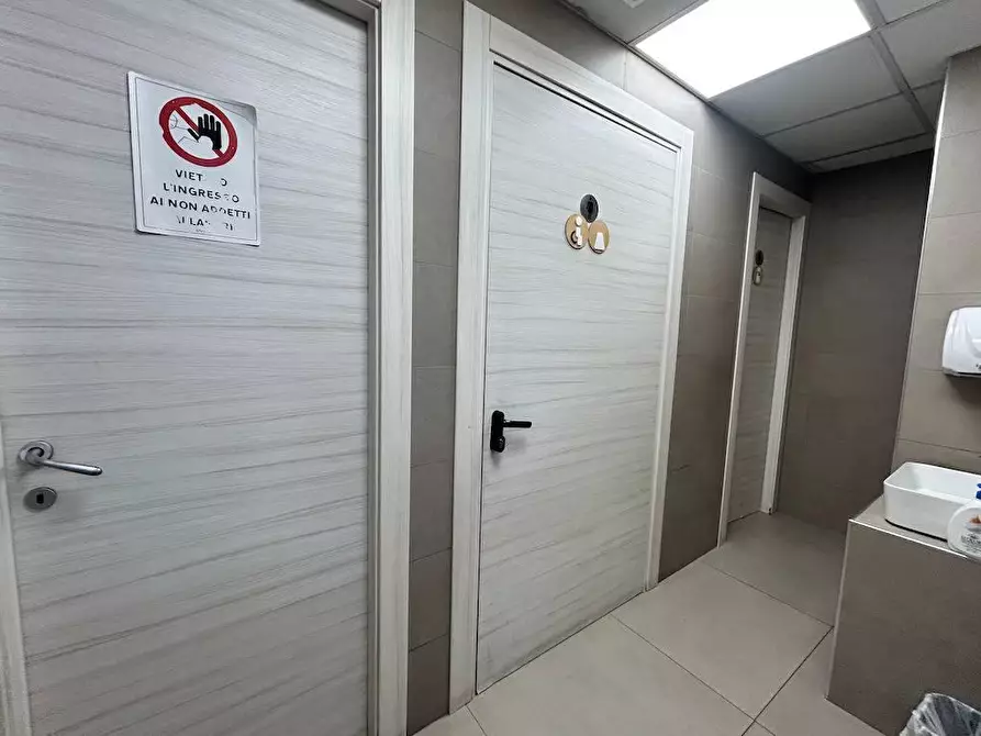 Immagine 9 di Attività commerciale in vendita  in STRADA ss 15 a Porto Empedocle