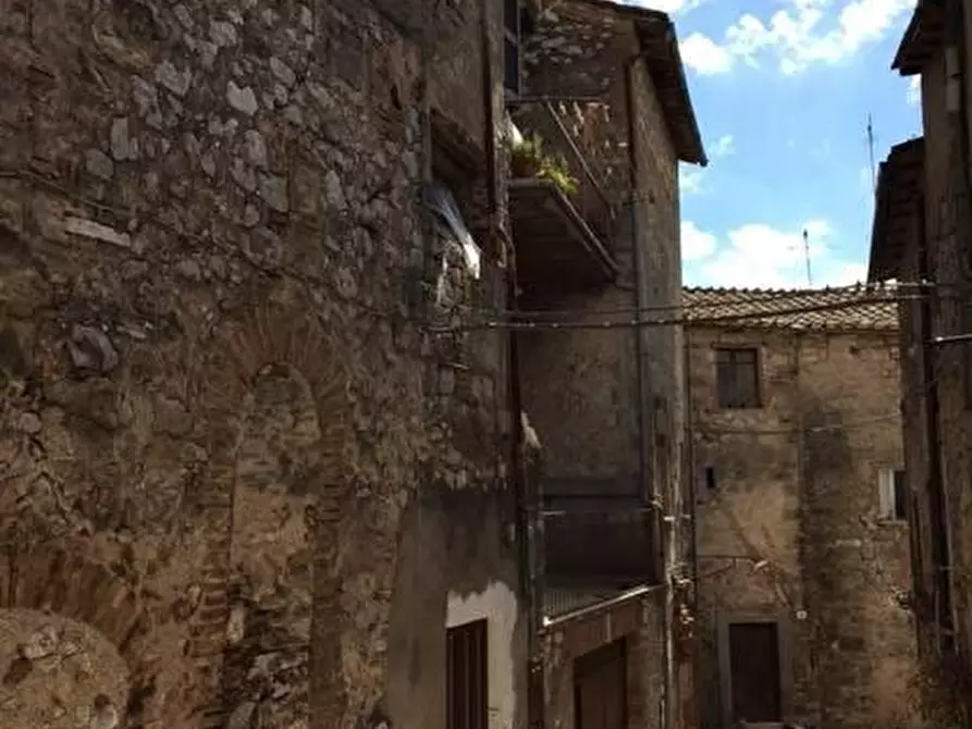 Immagine 12 di Palazzo in vendita  in VIA della piaggiola a Amelia