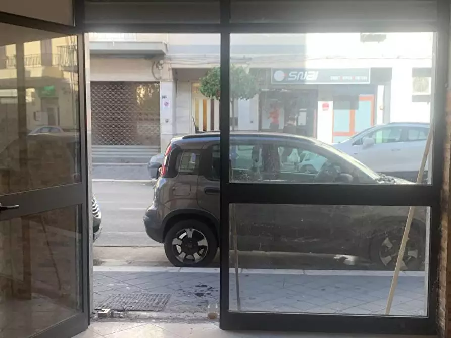 Immagine 1 di Locale commerciale in vendita  in CORSO umberto 546 a Ficarazzi