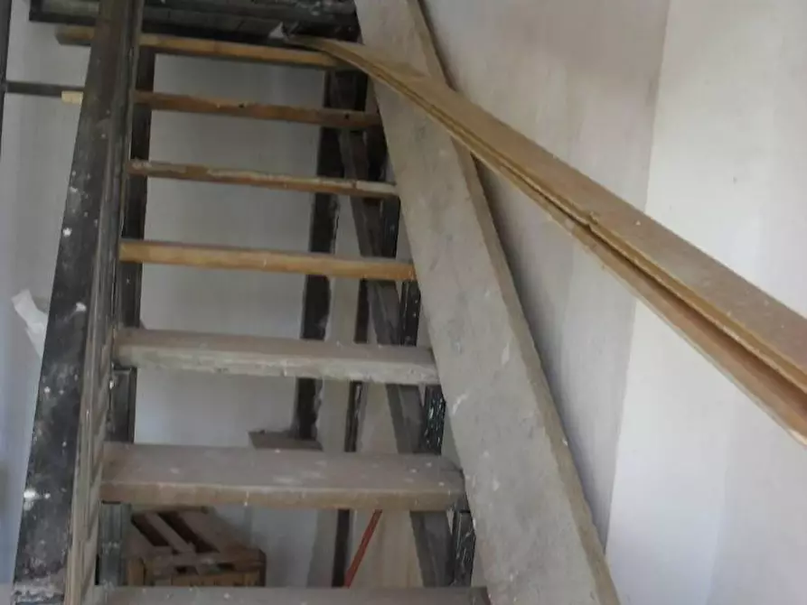 Immagine 10 di Locale commerciale in vendita  in VIA pietre mole 7 a Monreale