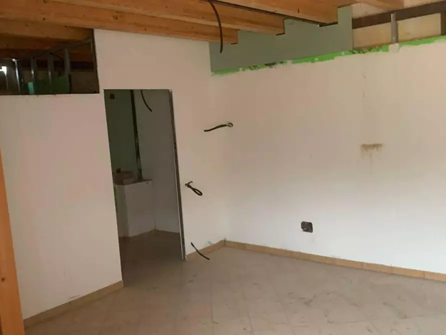 Immagine 21 di Locale commerciale in vendita  in VIA pietre mole 7 a Monreale