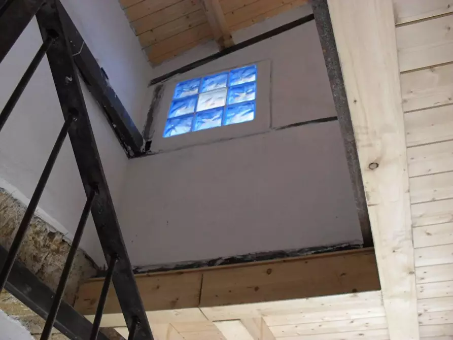 Immagine 25 di Locale commerciale in vendita  in VIA pietre mole 7 a Monreale