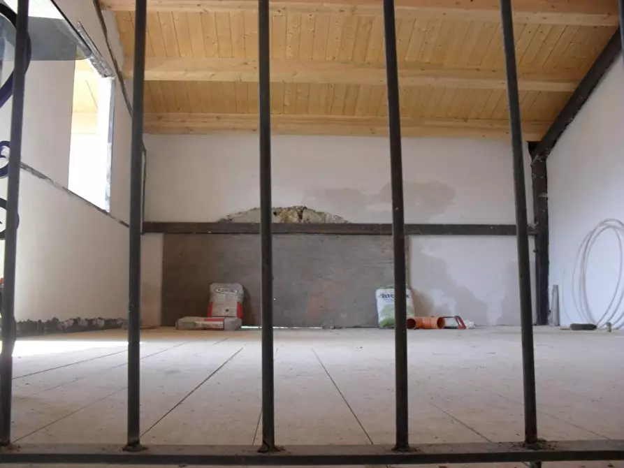 Immagine 26 di Locale commerciale in vendita  in VIA pietre mole 7 a Monreale