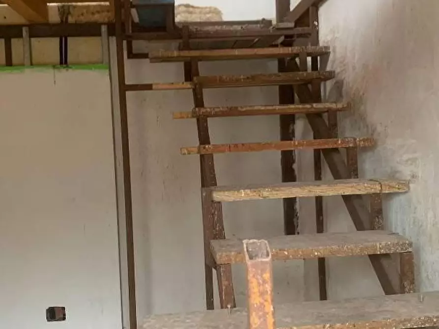 Immagine 27 di Locale commerciale in vendita  in VIA pietre mole 7 a Monreale