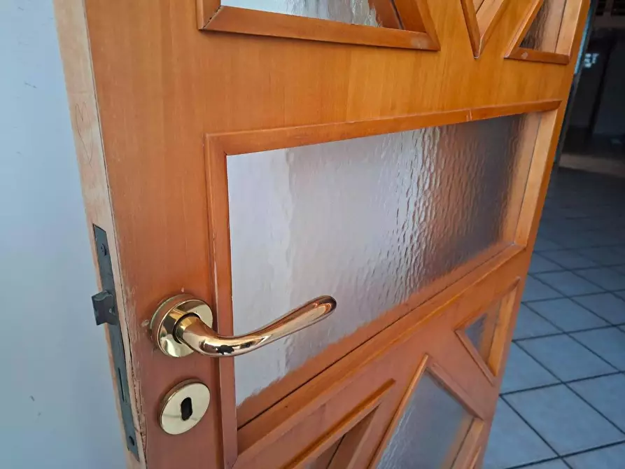 Immagine 3 di Appartamento in vendita  in VIA oplonti a Torre Annunziata