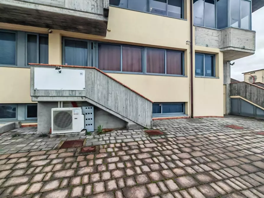 Immagine 8 di Laboratorio in vendita  in VIA gobetti a Arezzo