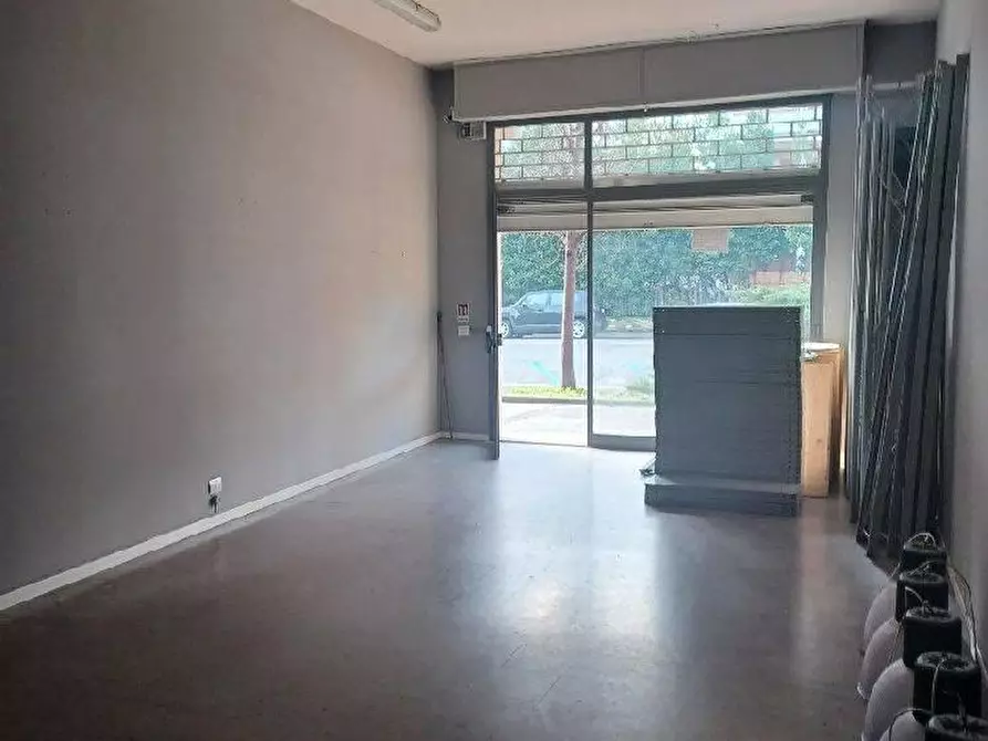 Immagine 1 di Locale commerciale in vendita  in VIA fra bartolomeo a Prato