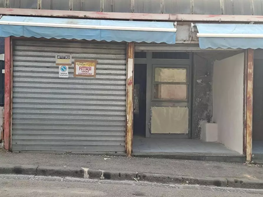 Immagine 3 di Locale commerciale in vendita  in VIA sepolcri a Boscotrecase