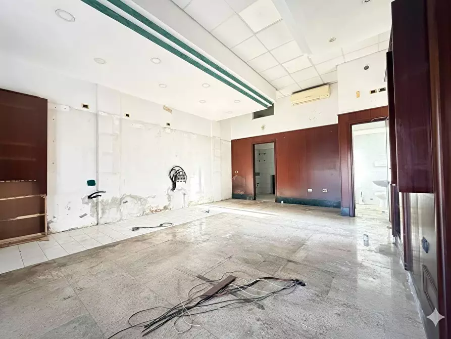 Immagine 10 di Locale commerciale in vendita  in VIA di tor cervara 289 a Roma