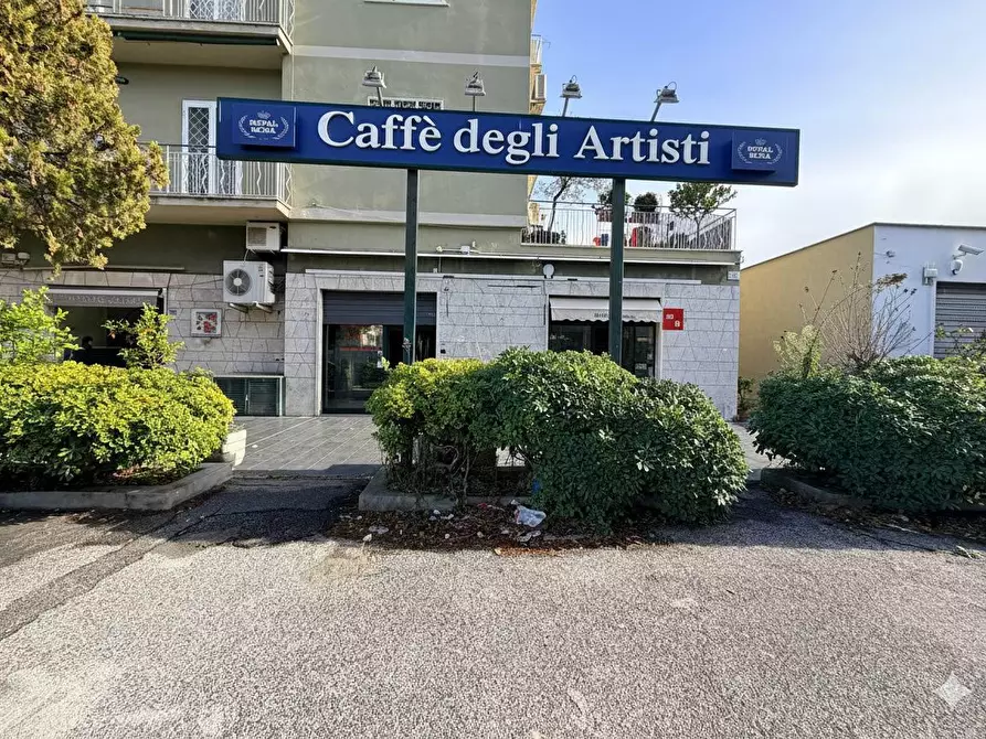 Immagine 12 di Locale commerciale in vendita  in VIA di tor cervara 289 a Roma