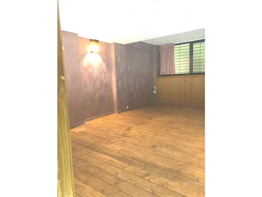 Immagine 6 di Locale commerciale in vendita  in VIA tuscolana 695 a Roma