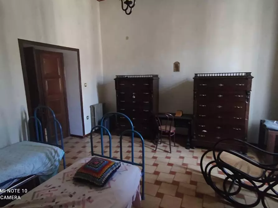 Immagine 10 di Palazzo in vendita  in PIAZZA vittorio emanuele a Rotondi