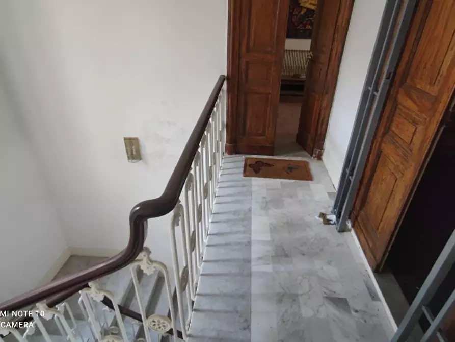 Immagine 19 di Palazzo in vendita  in PIAZZA vittorio emanuele a Rotondi