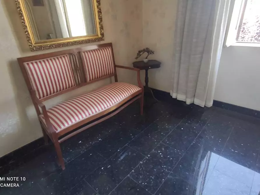 Immagine 3 di Palazzo in vendita  in PIAZZA vittorio emanuele a Rotondi